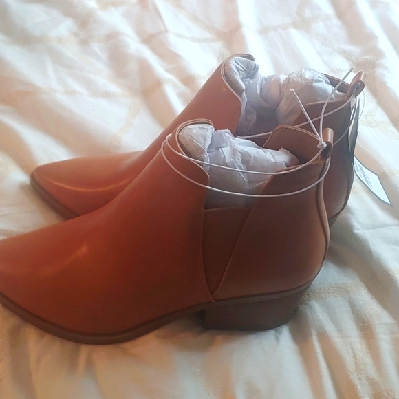 Universal Thread Shoes - Universal Thread camel booties